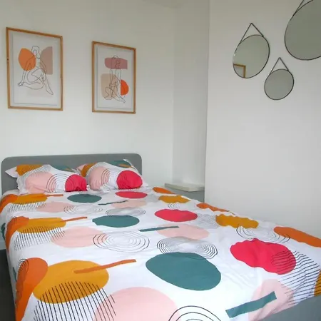 Nice 26 M Cosy Near The Station Of *